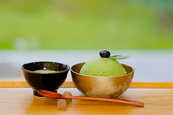 4月に種をまく背の高い花8選 – 簡単ステップで夏の庭を変えるコツ